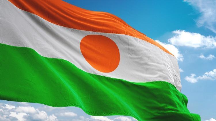 Nijer bayrağı anlamı nedir Bayrakta hangi renkler bulunur Renklerinin anlamları
