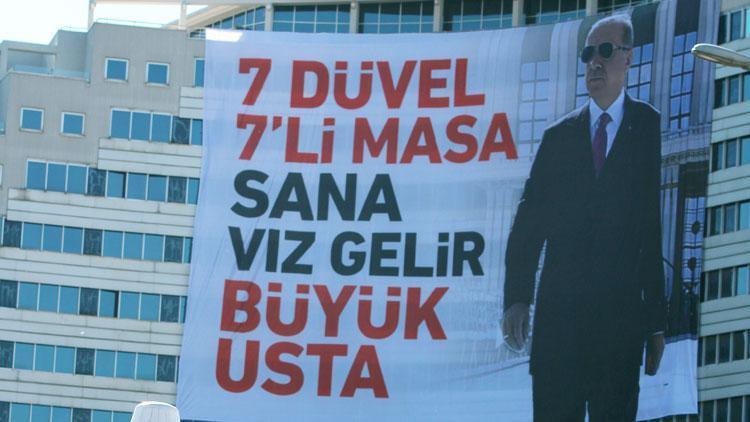 Cumhurbaşkanı Erdoğanın dikkatini çeken pankart