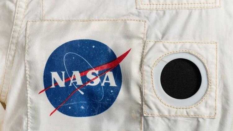 Aya ayak basan ikinci astronotun ceketi 2.8 milyon dolara satıldı