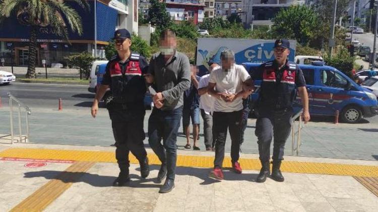 Sahte MİT kimliği ve arama kararıyla jandarmadan talepte bulunan 5 kişi gözaltına alındı