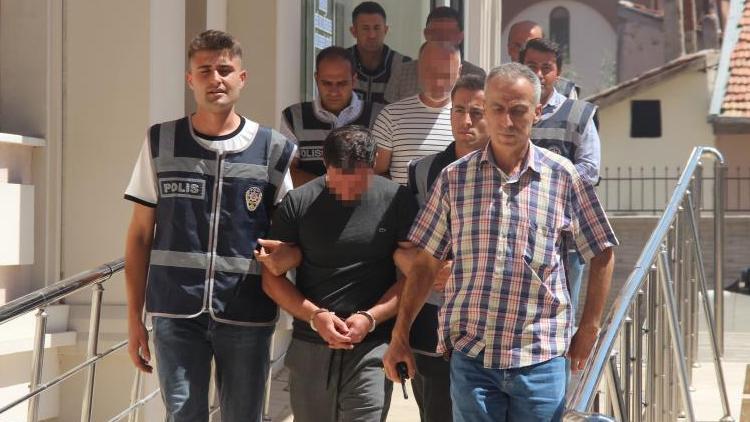 Konyada kuyumcudan 100 bin liralık döviz çalmışlardı Adanada yakalandılar