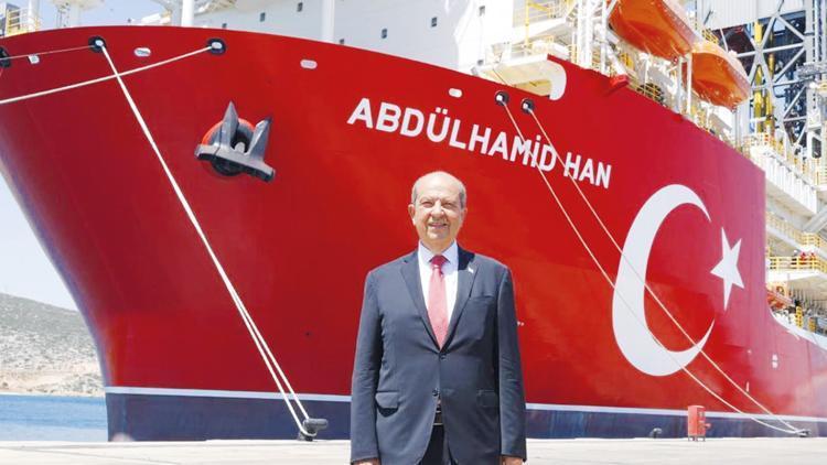 Abdülhamid Han denize açıldı