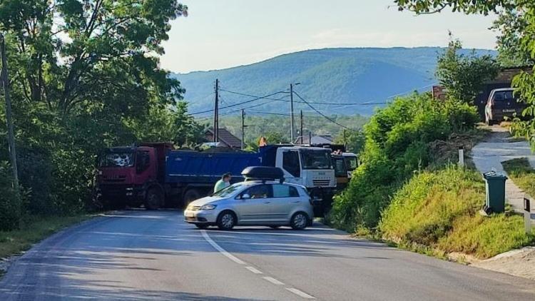 Kosova’nın kuzeyinde Sırpların kurduğu tüm barikatlar kaldırıldı