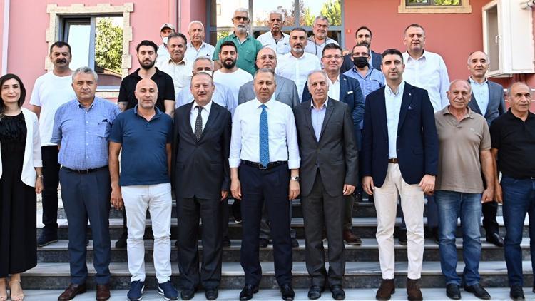 İstanbul Valisi Yerlikaya cemevlerini ziyaret Etti