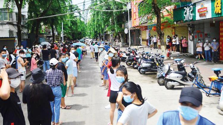 Çin’de 80 bin turist Covid yüzünden karantinaya alındı