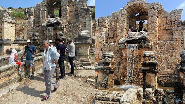 Antalyada antik çeşmeden 1800 yıl sonra su aktı