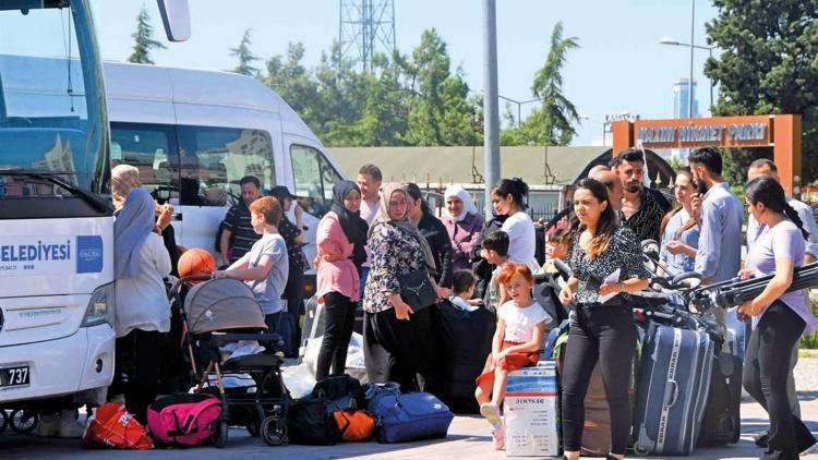 54 Suriyeli gönüllü evine döndü... Teşekkürler Türkiye