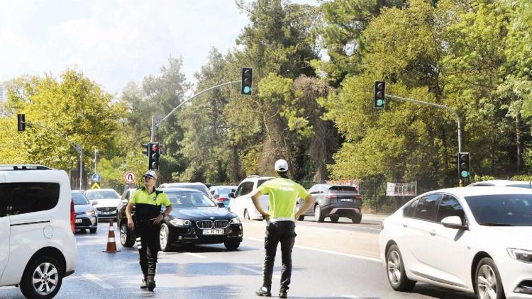 Dronlu trafik denetimi