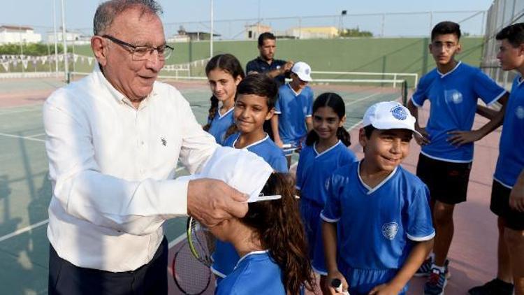 Başkan Akay’dan Seyhan Spor Okullarına moral ziyareti
