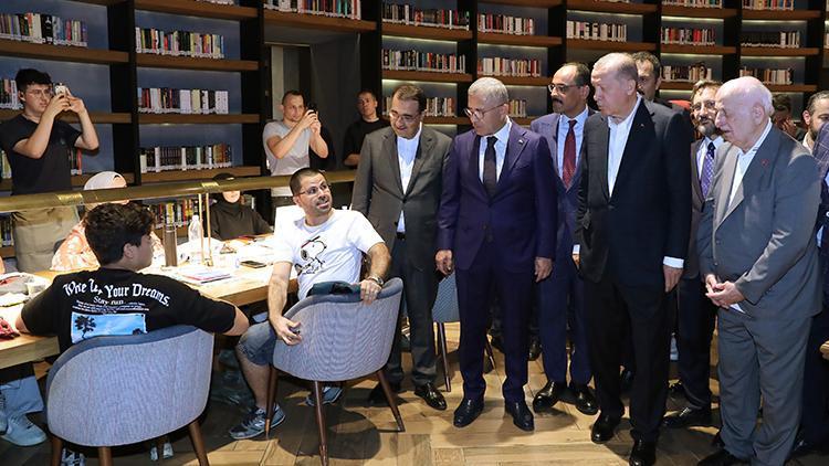 Cumhurbaşkanı Erdoğan Nevmekan Sahil’de öğrencilerle sohbet etti