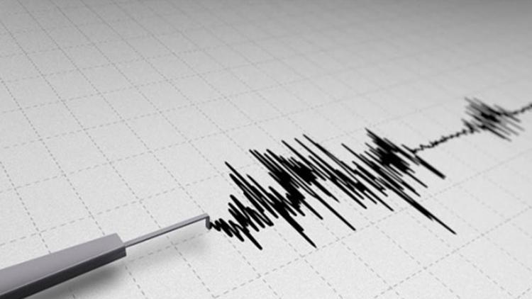 Endonezya’da 5,7 büyüklüğünde deprem