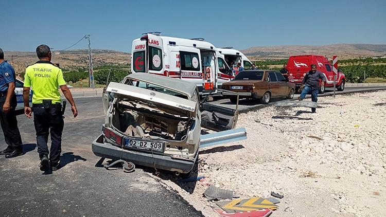 Malatyada iki otomobil çarpıştı: 5i çocuk 11 yaralı