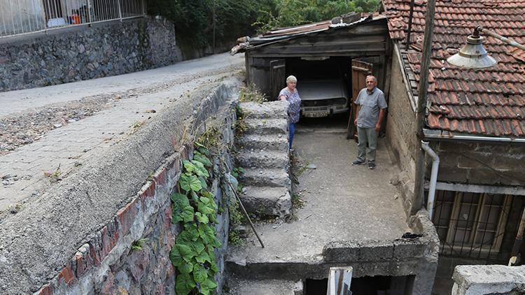 Artvinde eşinin hatırası otomobili 36 yıl garajda sakladı