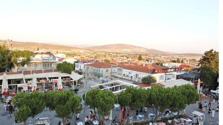 Alaçatı Değirmen ve Hacımemiş Kafe halkın hizmetinde