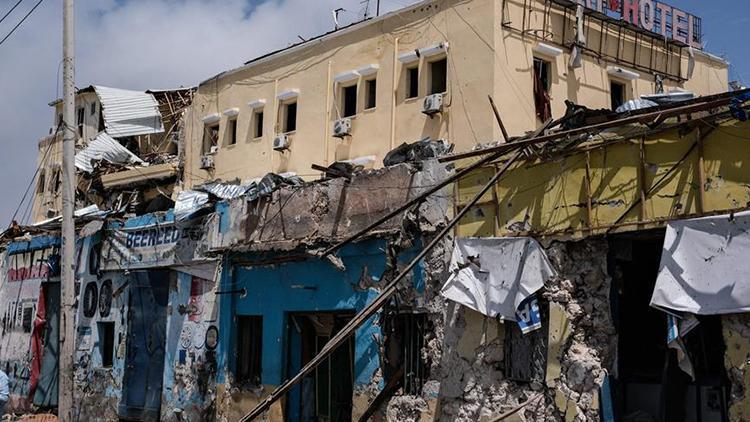 Somalide Eş Şebab otel bastı: 21 ölü