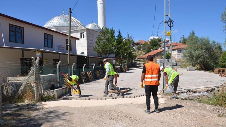 Köylerde kilitli parke taşı mesaisi