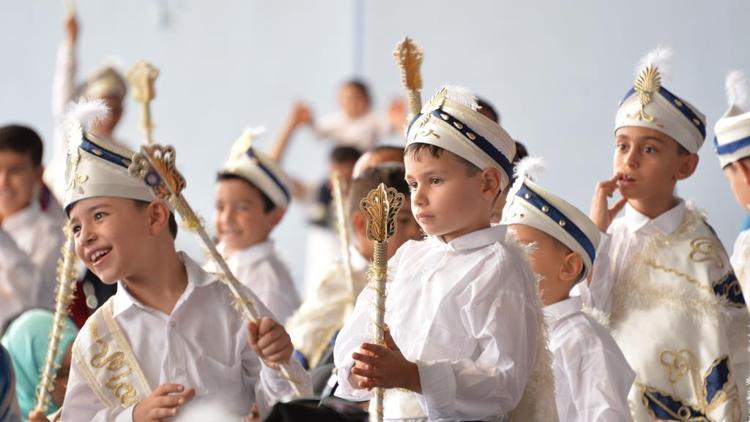 Bin çocuk şölende eğlenecek