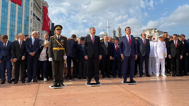 Taksim Meydanında 30 Ağustos Zafer Bayramı töreni