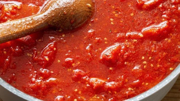 Kışlık domates sosu nasıl yapılır, ne kadar kaynatılır? İşte kış için domates sosu tarifi, malzemeleri ve yapımı