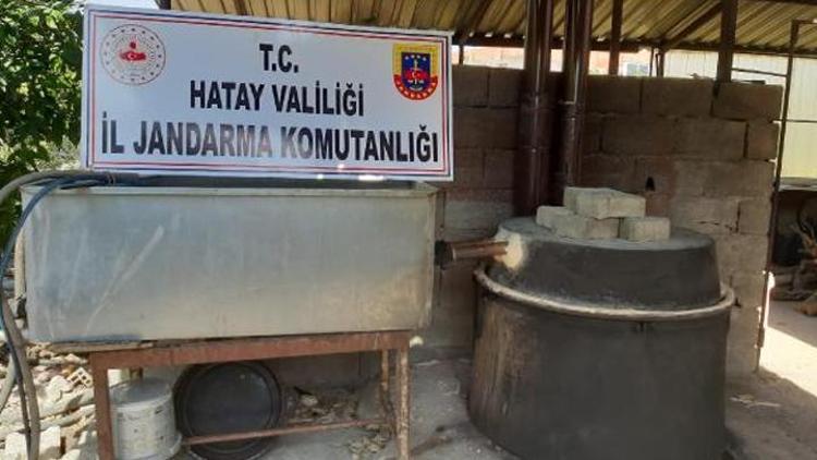 Hatay’da 13 bin 350 litre sahte içki ele geçirildi