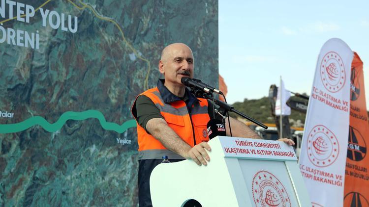 Bakan Karaismailoğlu: Taş üstüne taş koymaktan aciz olanlar, projelerimizi eleştiriyor