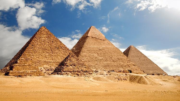 Yüzyıllık gizem çözüldü İşte büyük Giza Piramitlerinin bilinmeyen sırrı ...