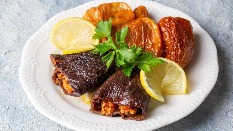 MasterChef'te kuru dolma gecesi! Kuru dolma nasıl yapılır, püf noktaları nelerdir? Kuru biber, patlıcan dolması tarifi ve malzemeleri