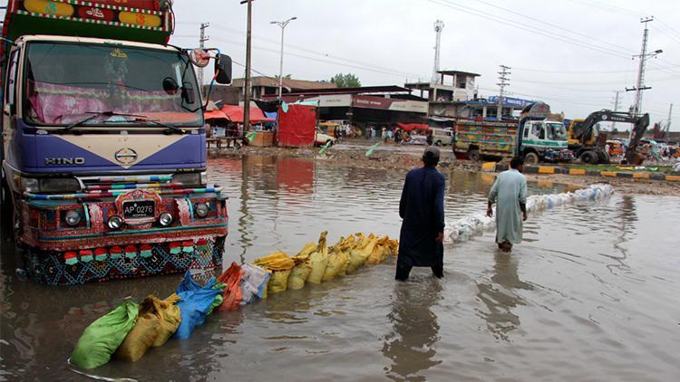Pakistandaki sel felaketinde can kaybı bin 314e yükseldi