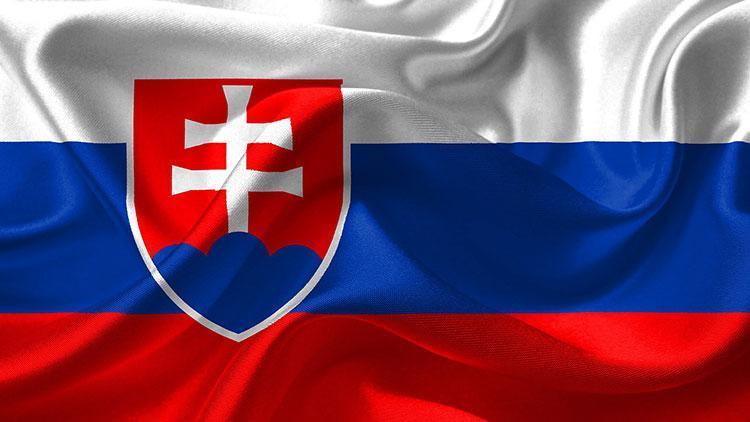 Slovakya’da 3 bakan istifa etti: Hükümet meclisteki çoğunluğu kaybetti