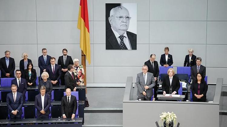 Gorbaçov için Federal Meclis’te saygı duruşu