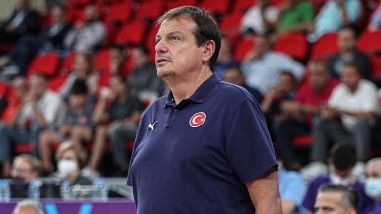 Ergin Ataman’dan FIBA’ya tepki: Dünyanın hiçbir yerinde böyle bir teknik faul çalınmaz...