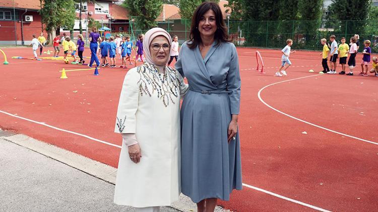 Emine Erdoğan, Zagrebde spor projesi yürütülen ilkokulu ziyaret etti