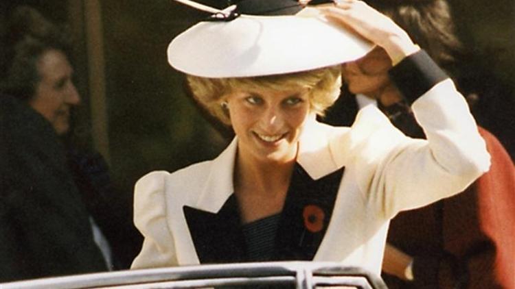 Prenses Diana kimdir, kaç yaşında, ne zaman ve nasıl öldü Hala çözülemeyen trafik kazasında hayatını kaybetmişti...