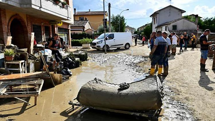 İtalyadaki sel felaketinde kayıpları arama çalışmaları sürüyor