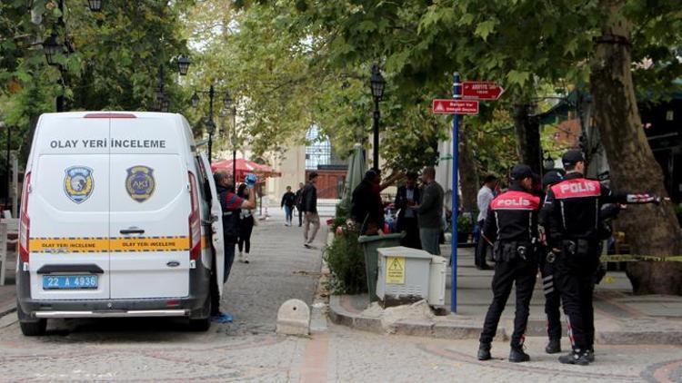 Kafede karşılaştığı husumetlisini ayağından vurdu