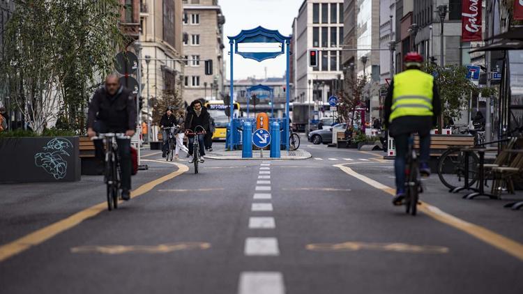 Berlin’de ‘Dünya Arabasız Günü’nde caddeler trafiğe kapatıldı