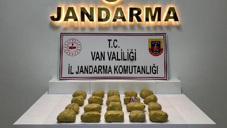 Vanda menfezden 9 kilo esrar çıktı