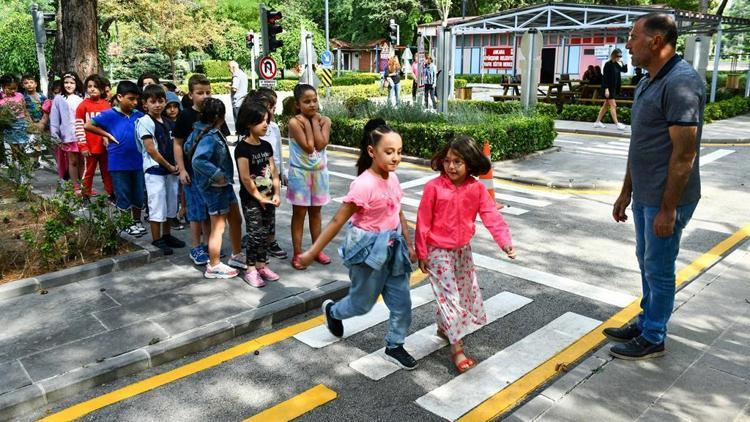 Trafik ile ilgili her şey öğretiliyor