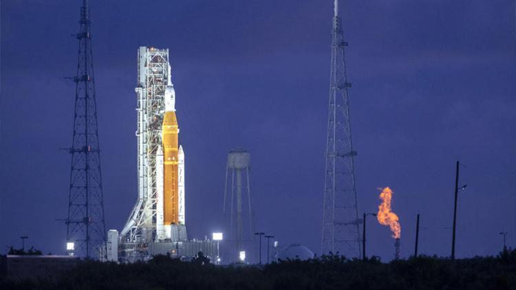 NASA, Artemis uzay aracını uzaya gönderme lansmanını erteledi