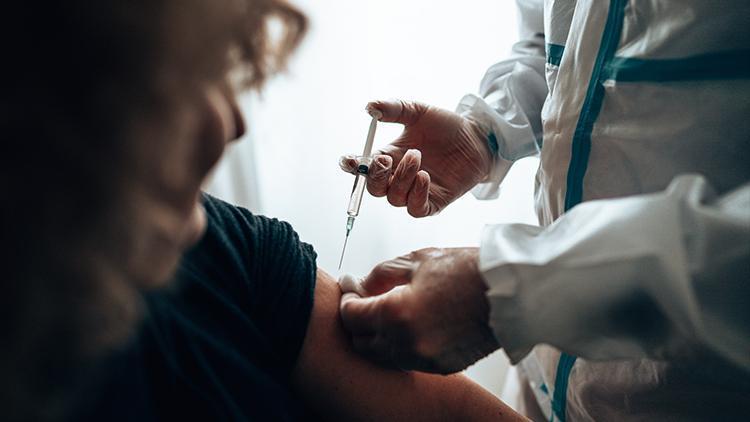 Hollanda işte koronavirüse yakalanan sağlık çalışanlarına tazminat ödeyecek
