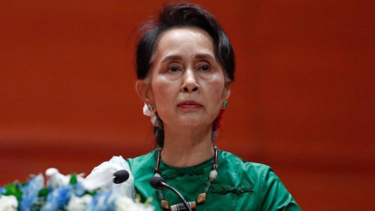 Myanmarın devrik lideri Suu Kyi ve danışmanına 3er yıl hapis