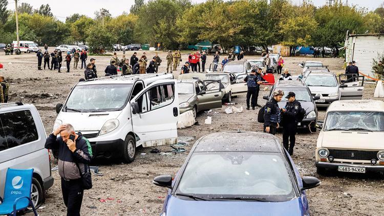 Zaporojye’de sivil konvoya saldırı: 30 ölü