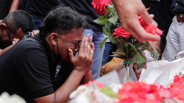 Endonezyada futbol maçında çıkan izdihamda ölenlerin 32si çocuk