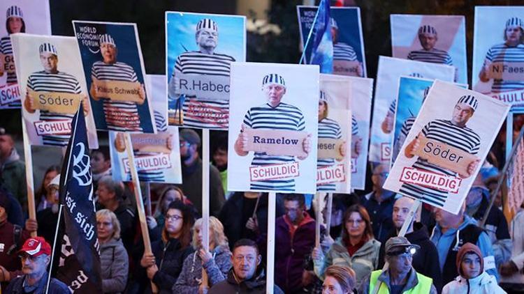 Almanya’nın doğusunda protestolar artıyor