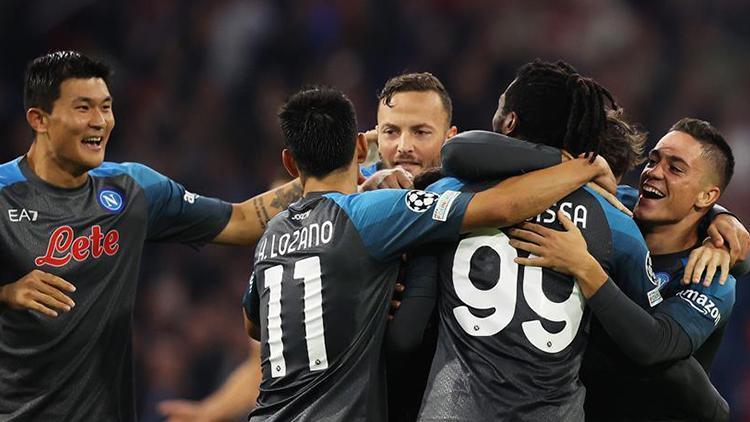 Napoli, Ajaxı paramparça etti Tam yarım düzine gol