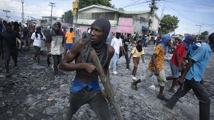 Haitiden dış askeri yardım talebi
