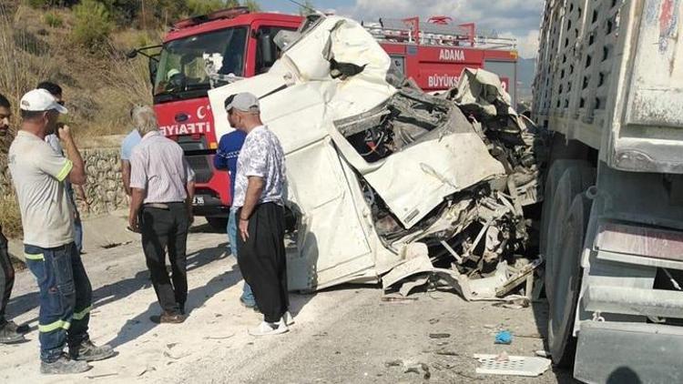 Adanada zincirleme kaza: 3 ölü, 2 yaralı