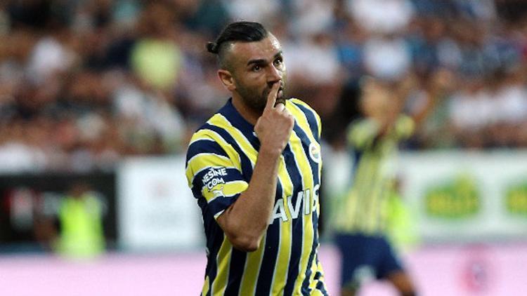 Fenerbahçede Serdar Dursun oyuna girince şükür duasına gitti