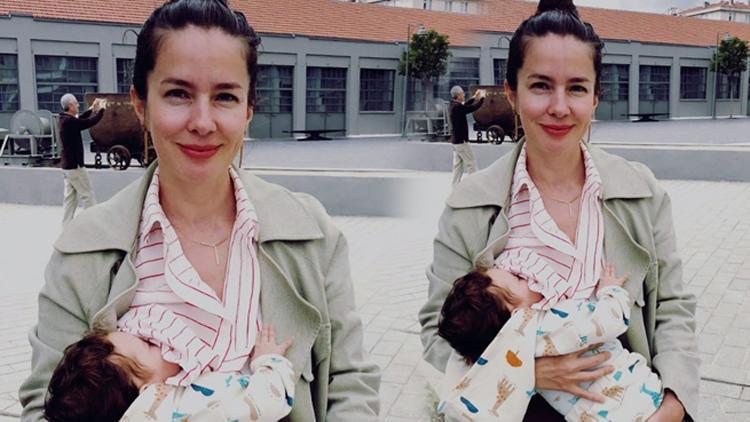 Ünlü oyuncu dört aylık bebeğiyle geziye çıktı... Kültür turuna süt molası