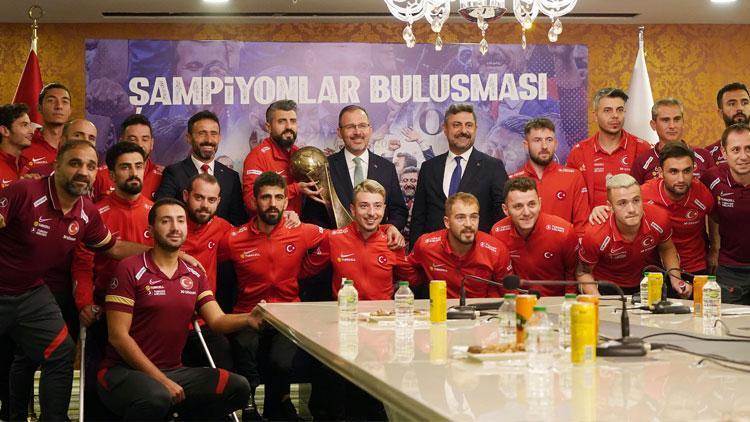 Bakan Kasapoğlu, Dünya şampiyonu Ampute Futbol Milli Takımımızı kabul etti